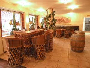 Beach Bar Ecke links 1